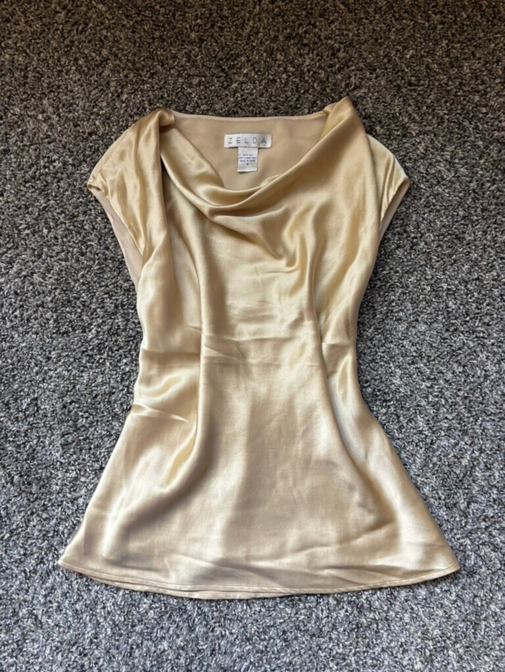 Gold sleevless formal top, 100% silk size 4